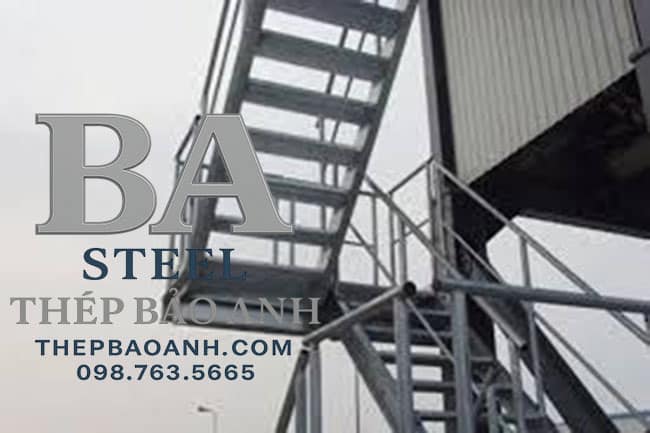 cầu thang thép tấm gấp khúc